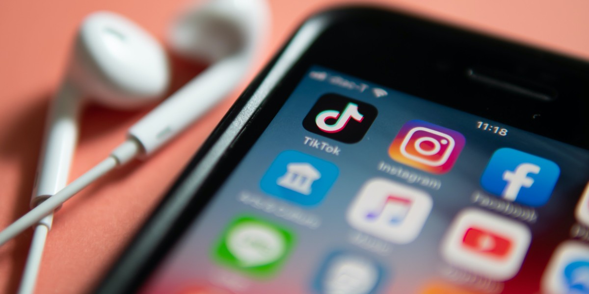 Tiktok Marketing business card design